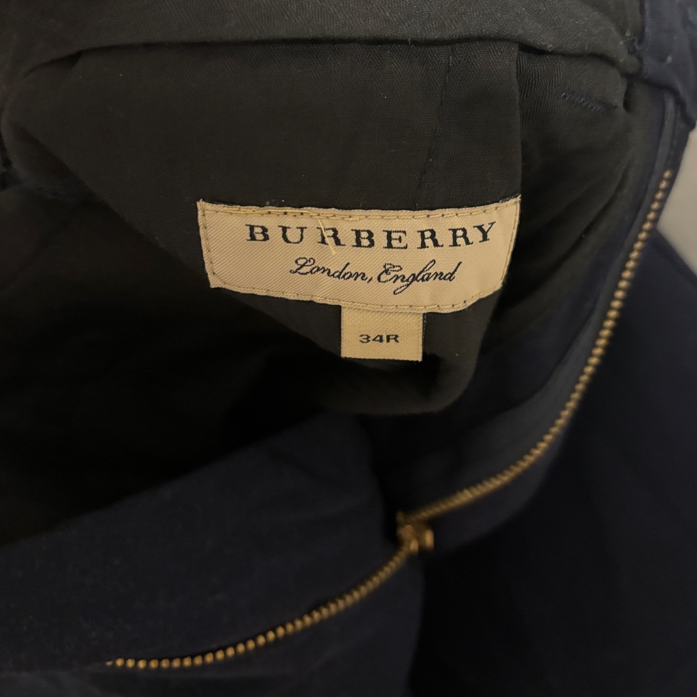Burberry Short - Picture 5 of 5